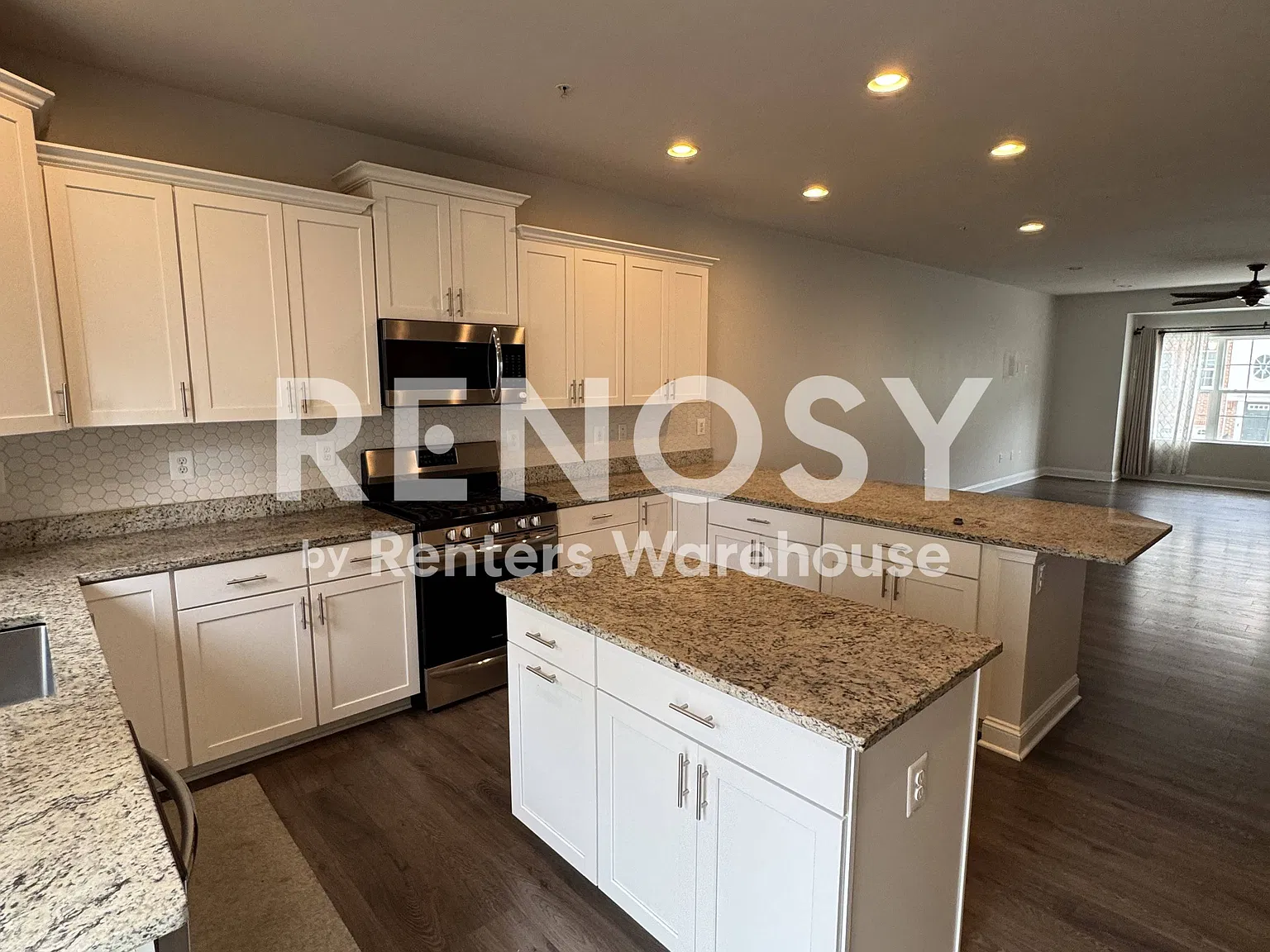Available September 1 - Summerfield Village - 4 Level Th - 3 Br - 3 Full Bath - 3 - 1/2 Baths — Photo 4