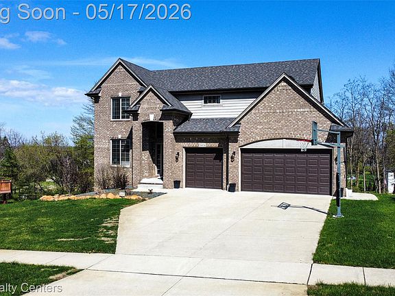 2nd image of 70376 Hillside Ct