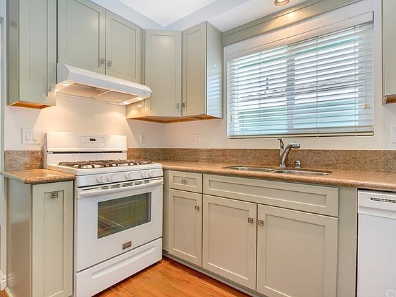 5th image of 4037 E Fernwood Ave