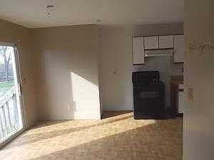 Kitchen eating area