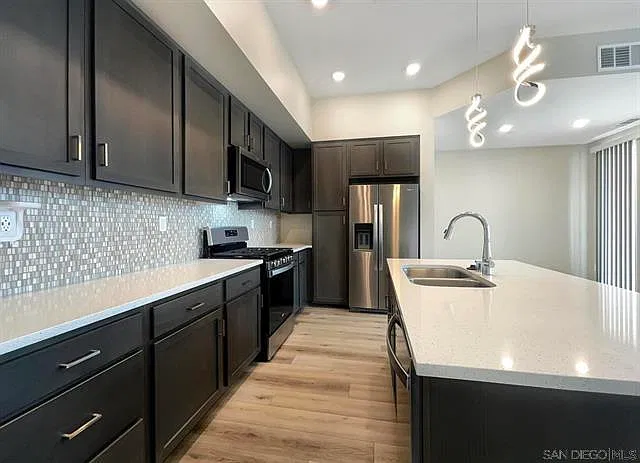 2 bed, 1192 sqft, $3,488 — Photo 4
