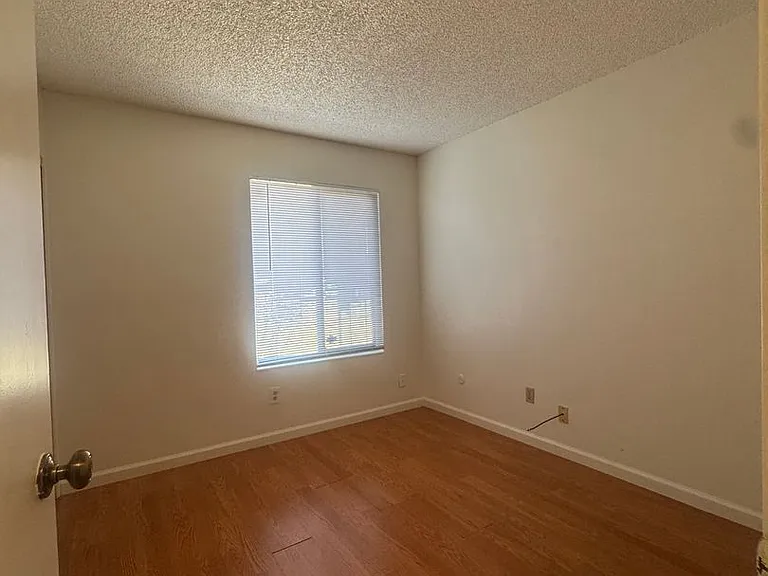 7557 Lemarsh Way — Photo 7