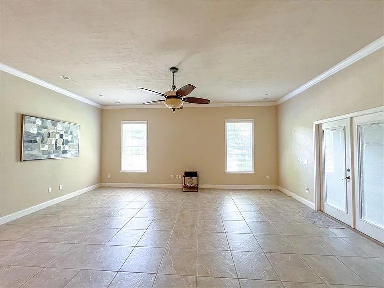 9048 SW 76th Ave — Photo 5