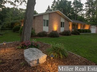 706 N Glenwood St, Hastings, MI 49058