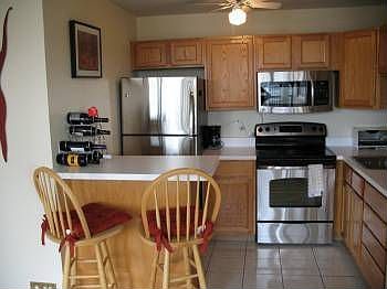 5th image of 2740 N Pine Grove Ave APT 12E