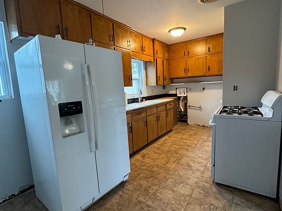 5th image of 2845 Fillmore Ln