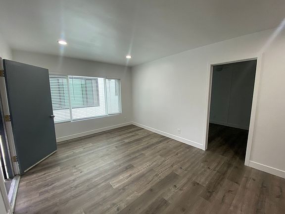 4th image of 930 N Freeman Ave #1