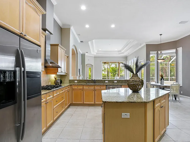19841 Strathmore Pl — Photo 26