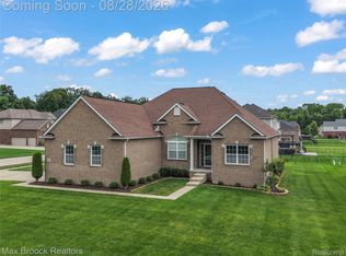 54158 Mar Lake Dr, Chesterfield, MI 48051