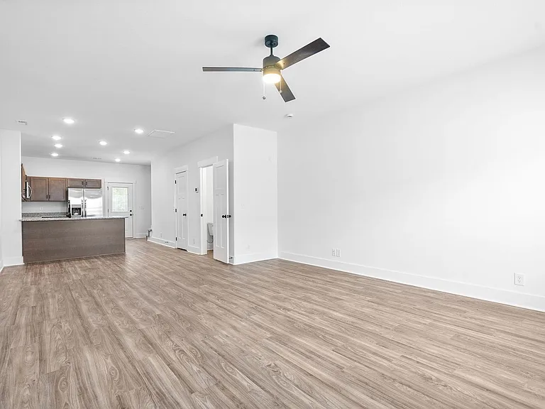 325 Front Ridge Cir — Photo 1