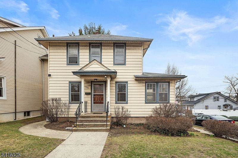 1st image of 520 Rutherford Ave