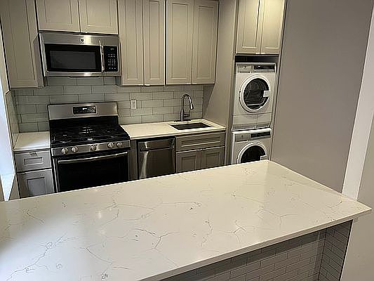 3rd image of 100 Fort Washington Ave #4L