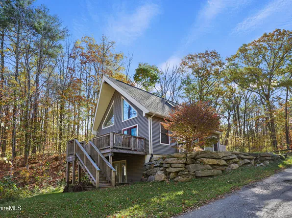 15 Chanter Rd, Lee, MA 01238