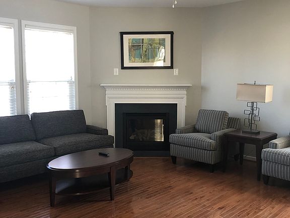 Family Room w/ Gas Fireplace