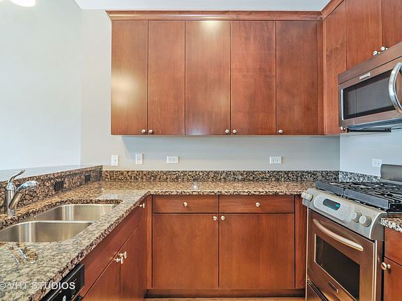 4th image of 24 W Station St Unit 211
