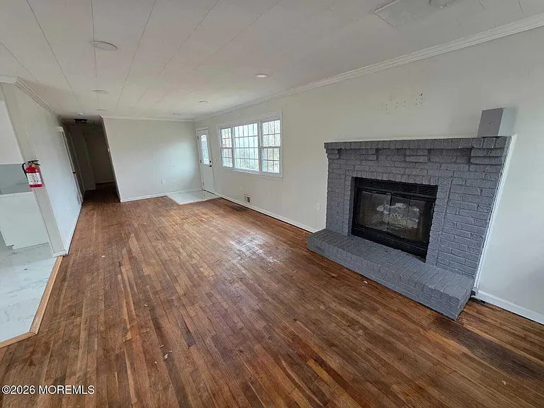 14 Nathan Ave — Photo 3