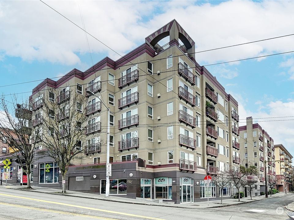 In the heart of Capitol Hill and steps away from everything!>