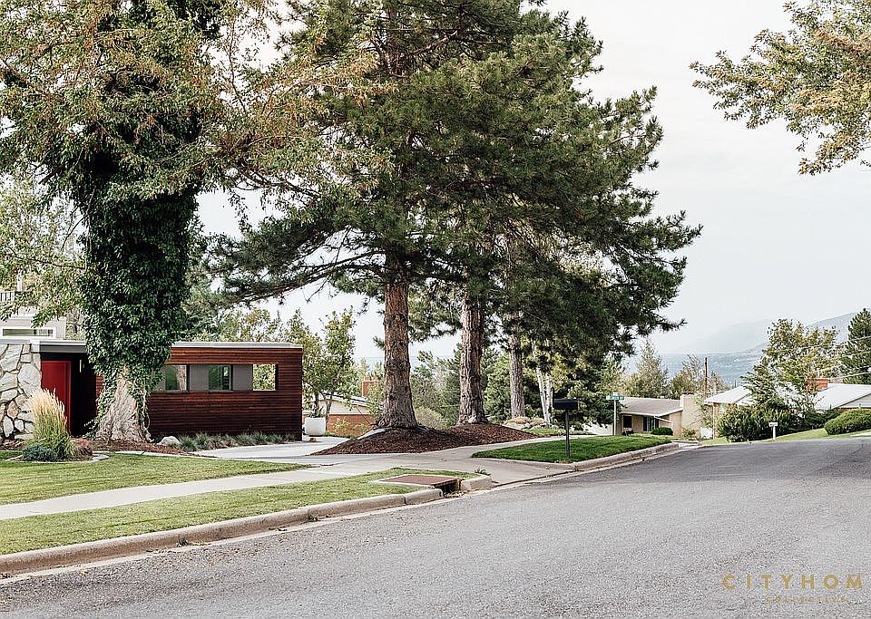 2nd image of 2136 Elaine Dr