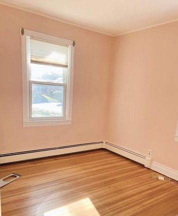 4th image of 11 Edgewood Pl