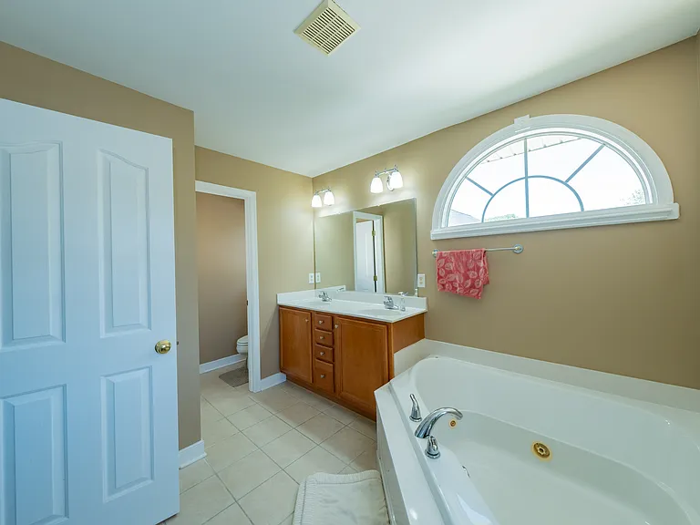 9721 Pemberton Crossing Dr — Photo 48