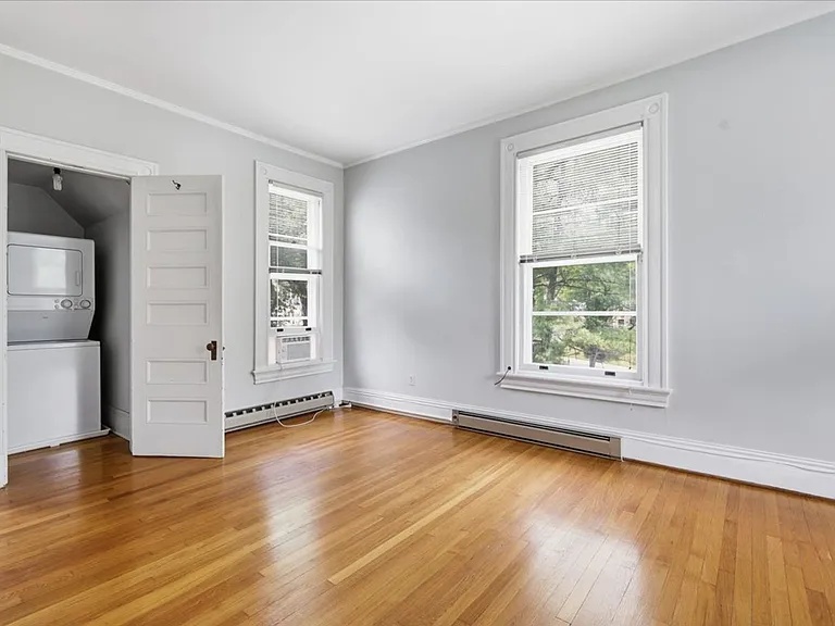 825 Delaware Ave — Photo 15