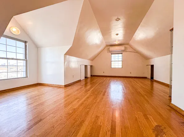 66-42 Clinton Avenue image 11 of 14