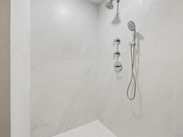 67 Parkway Dr — Photo 25