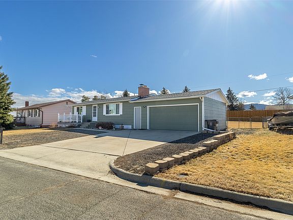 3rd image of 419 Russell Ln