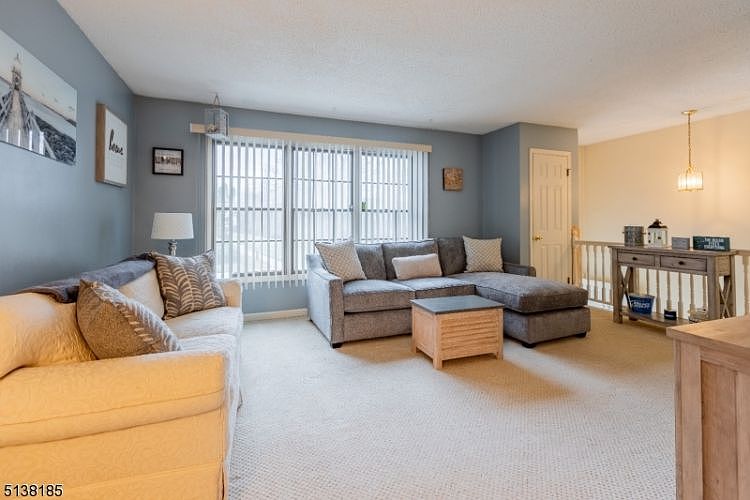 1st image of 22 Burlington Ct #1611