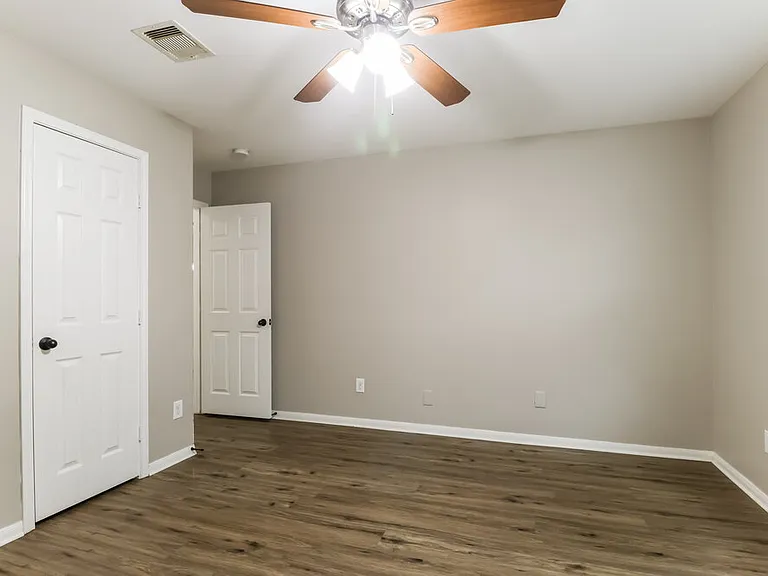 2815 Lexington Park Dr — Photo 14