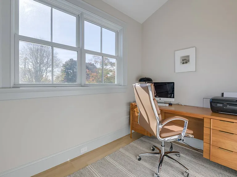 187 Meeting House Ln — Photo 23