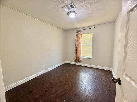 5th image of 1418 Glen Ave