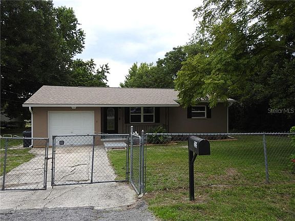 2nd image of 225 Lakewood Dr