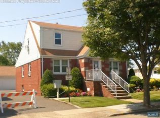 284 Market St, Elmwood Park, NJ 07407