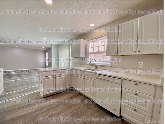 4th image of 3571 King Edward Way