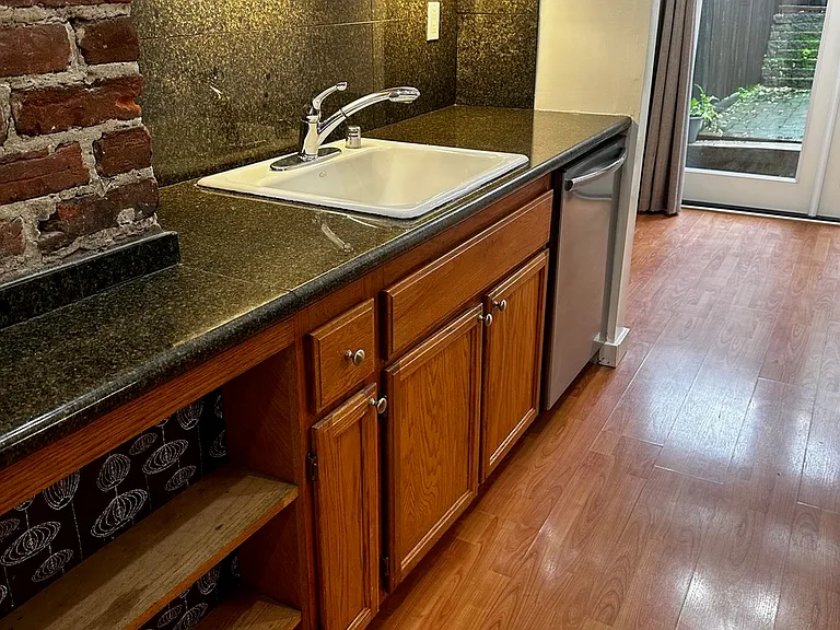 1936 Bush St #5 — Photo 10