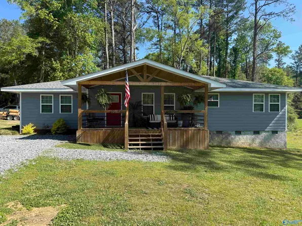 501 Garrett Dr, Centre, AL 35960