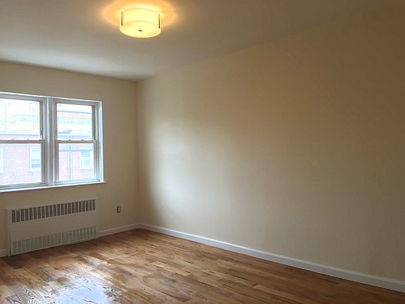 4th image of 105-47 Flatlands 1st St #2