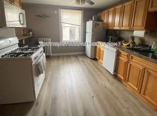 344 E 8th St, South Boston, MA 02127