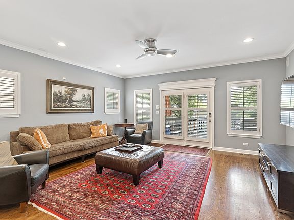 5th image of 333 W Evergreen Ave
