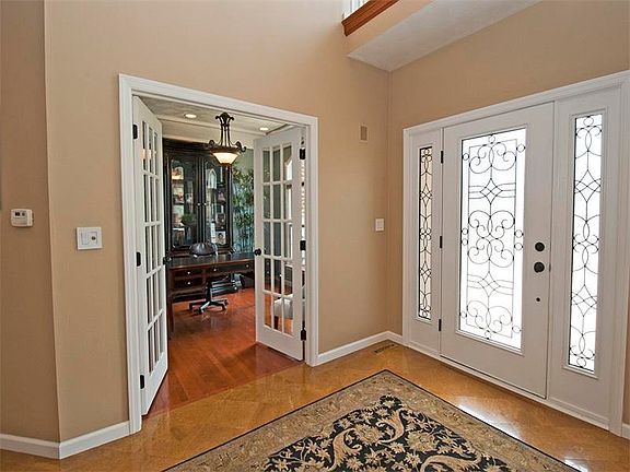 3rd image of 1211 Hemingway Dr