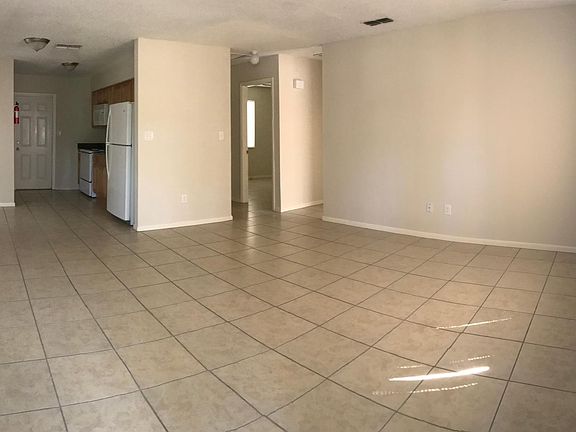 3rd image of 514 Carroll Ave