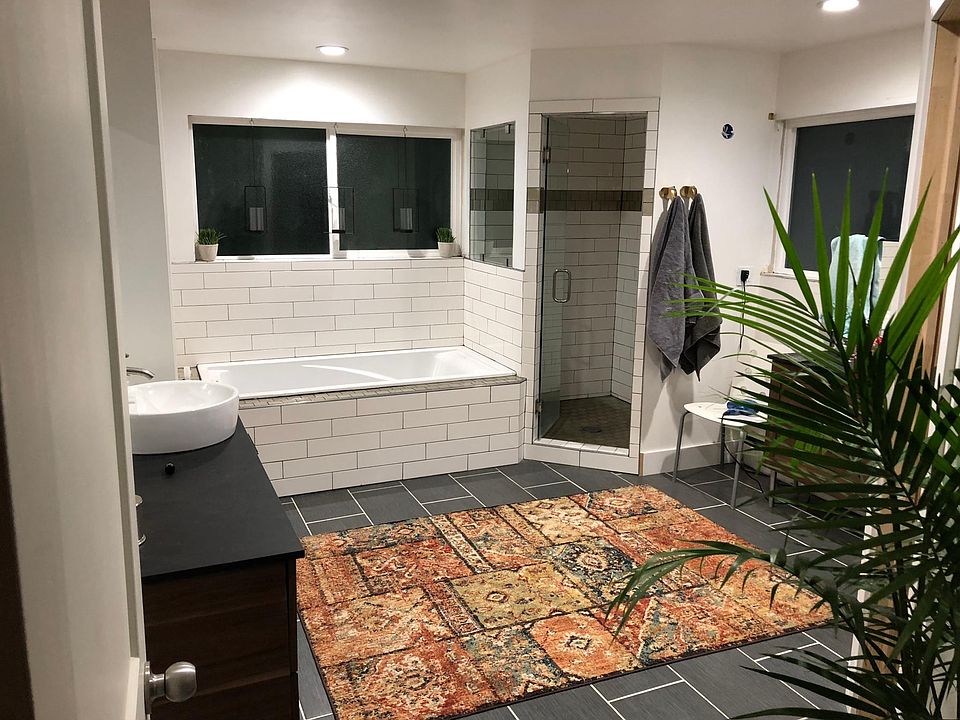 1st image of 131 E Greenwood Ave #2