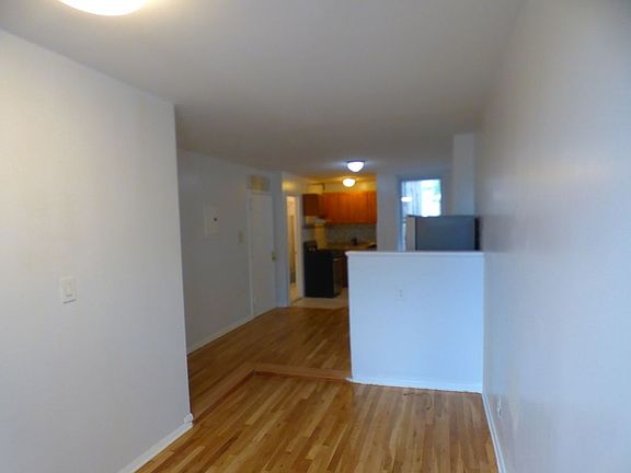 5th image of 2839 Church Ave #2