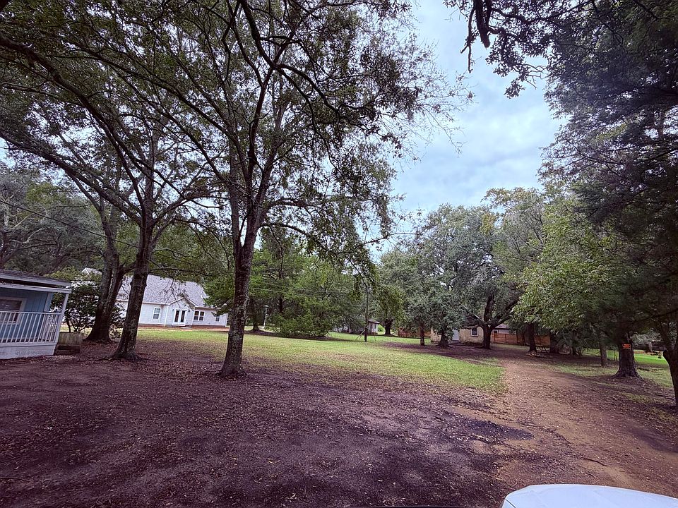 2nd image of 1725 Cuffy Ln
