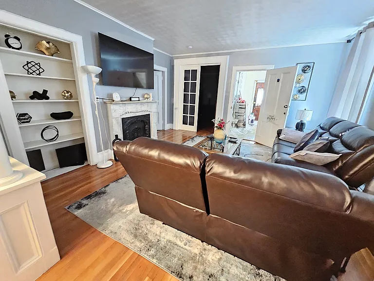 28 Cedar St #1 — Photo 2