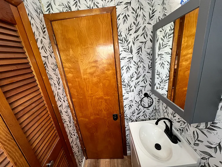 136 Sanders Rd — Photo 8