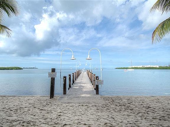 3rd image of 3841 N Roosevelt Blvd #135