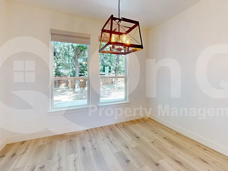 821 Vickie Dr — Photo 8
