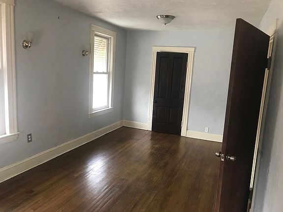 5th image of 1475 Hopkins Ave